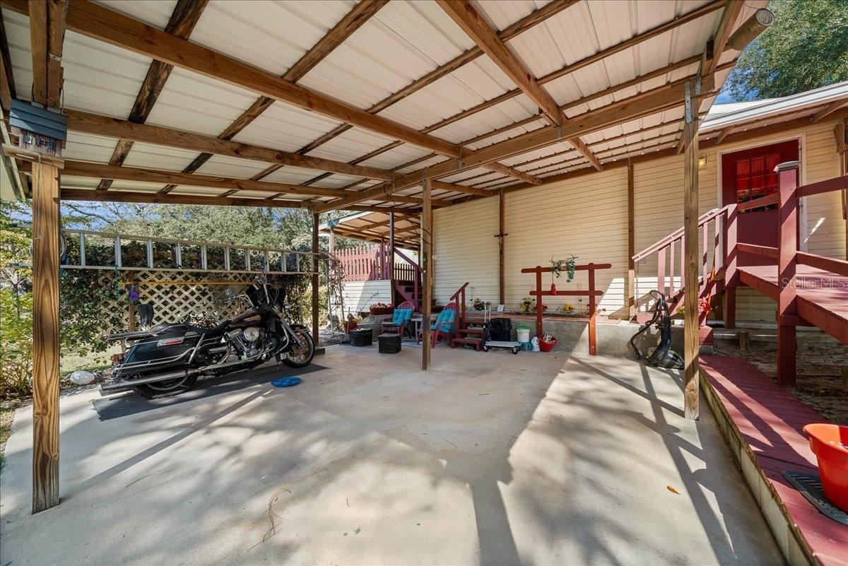 Image 17 of 52 For 16651 42nd Loop