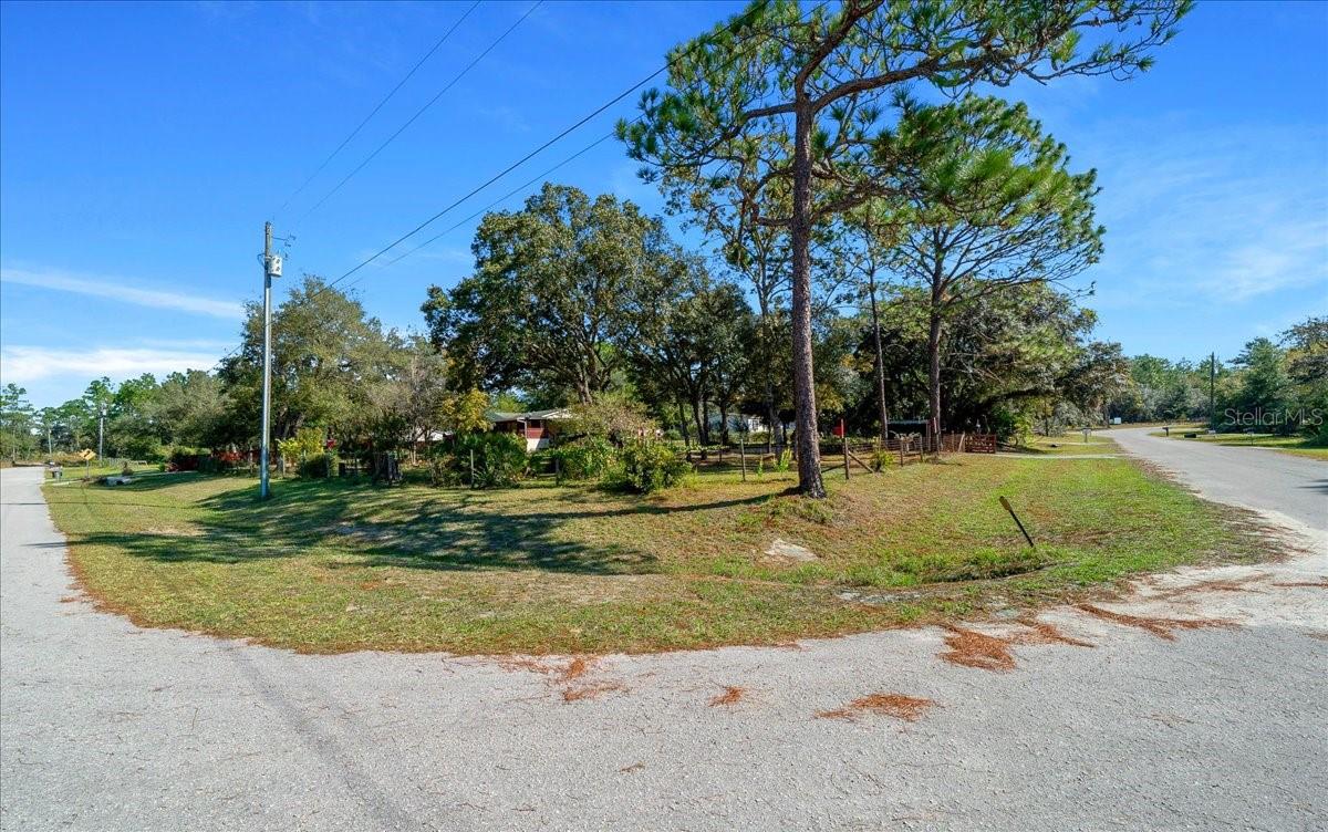 Image 18 of 52 For 16651 42nd Loop