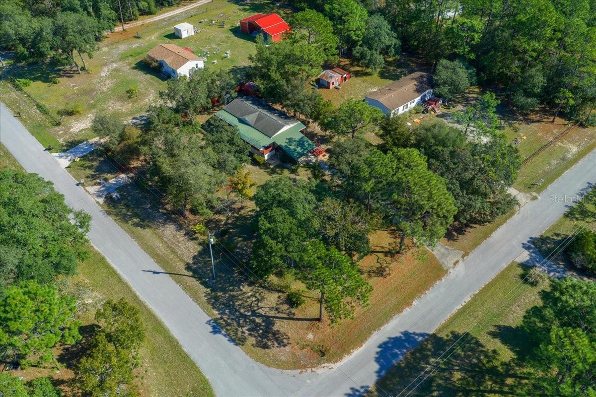 Image 21 of 52 For 16651 42nd Loop