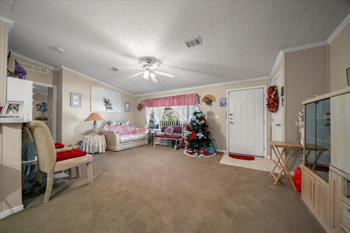 Image 28 of 52 For 16651 42nd Loop