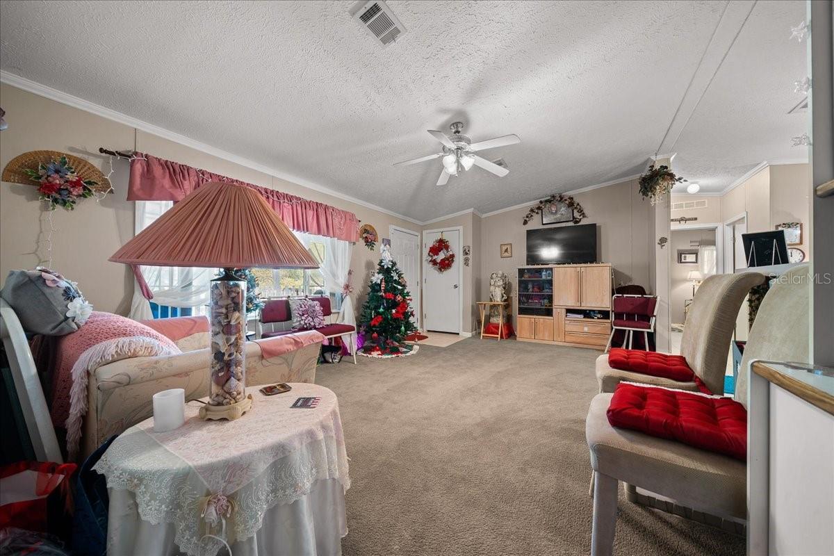 Image 29 of 52 For 16651 42nd Loop