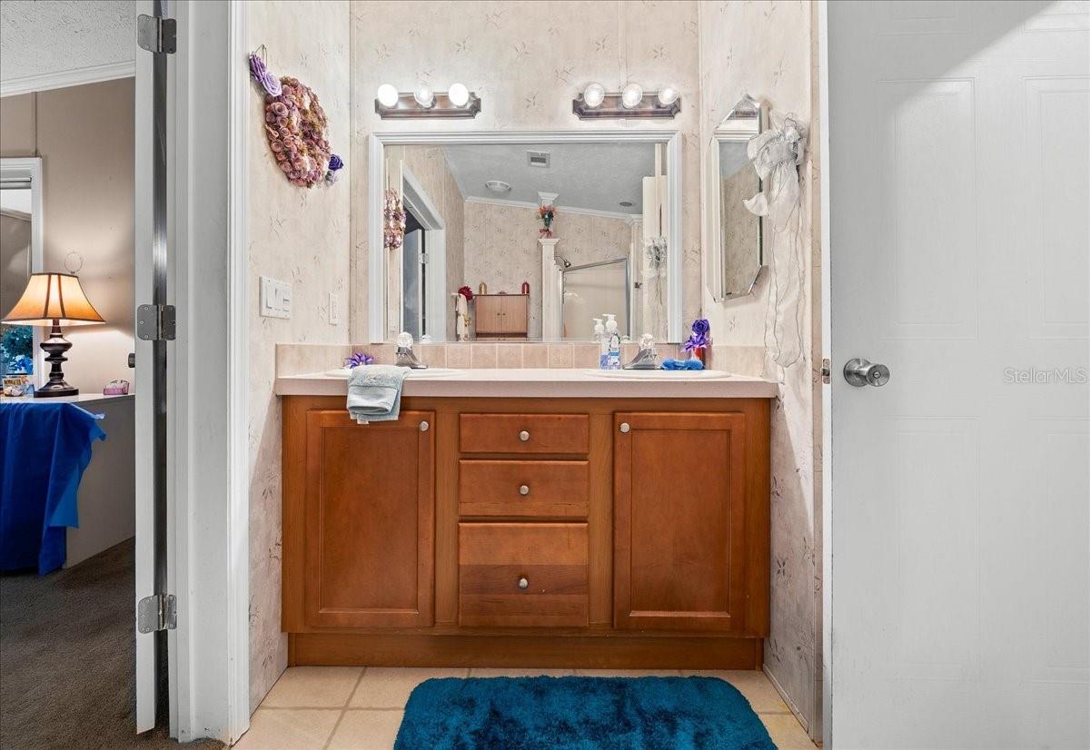 Image 43 of 52 For 16651 42nd Loop