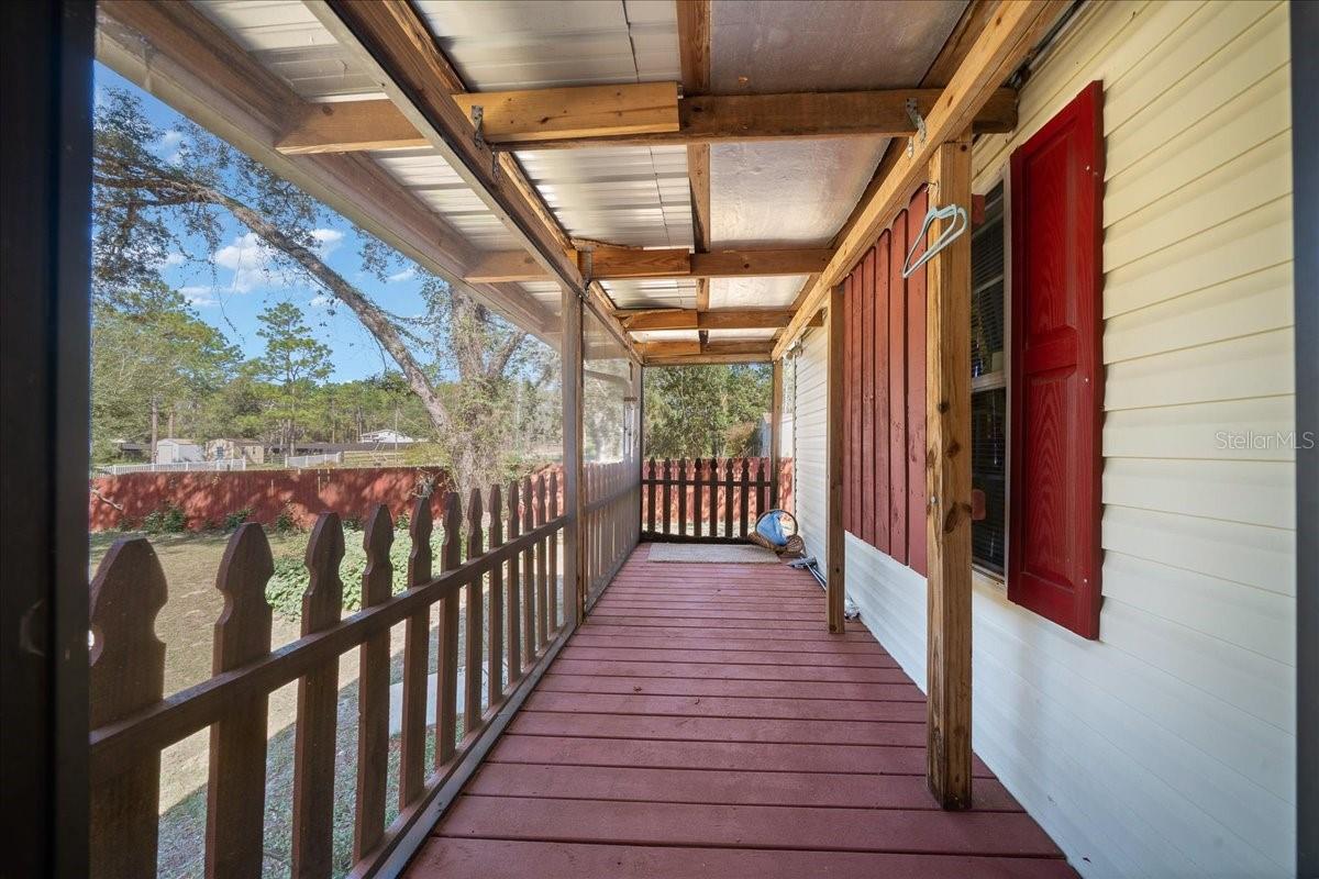 Image 7 of 52 For 16651 42nd Loop