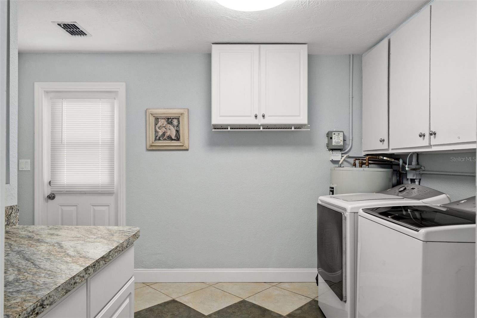 Image 21 of 45 For 91 Davis Street