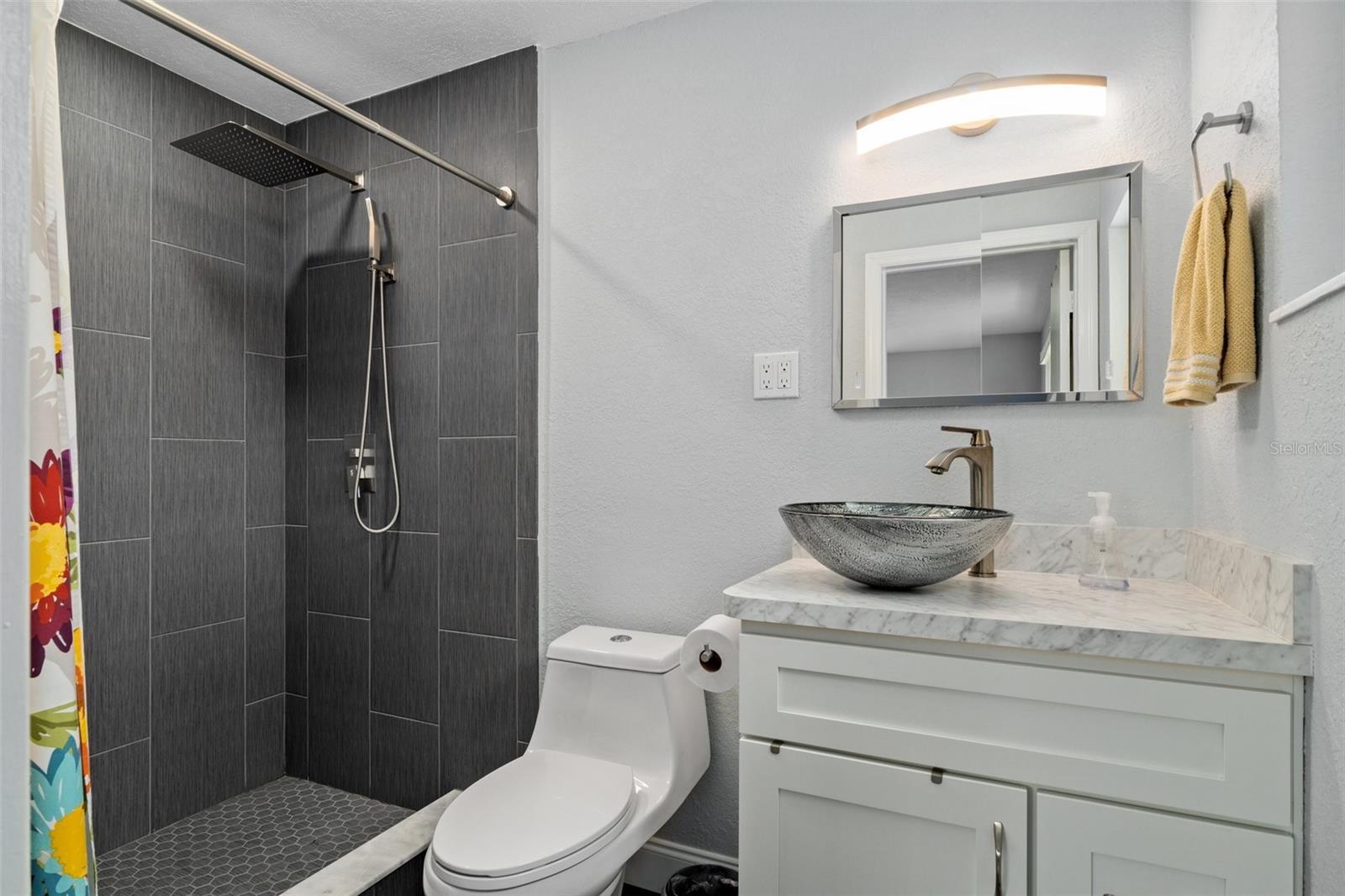 Image 32 of 45 For 91 Davis Street