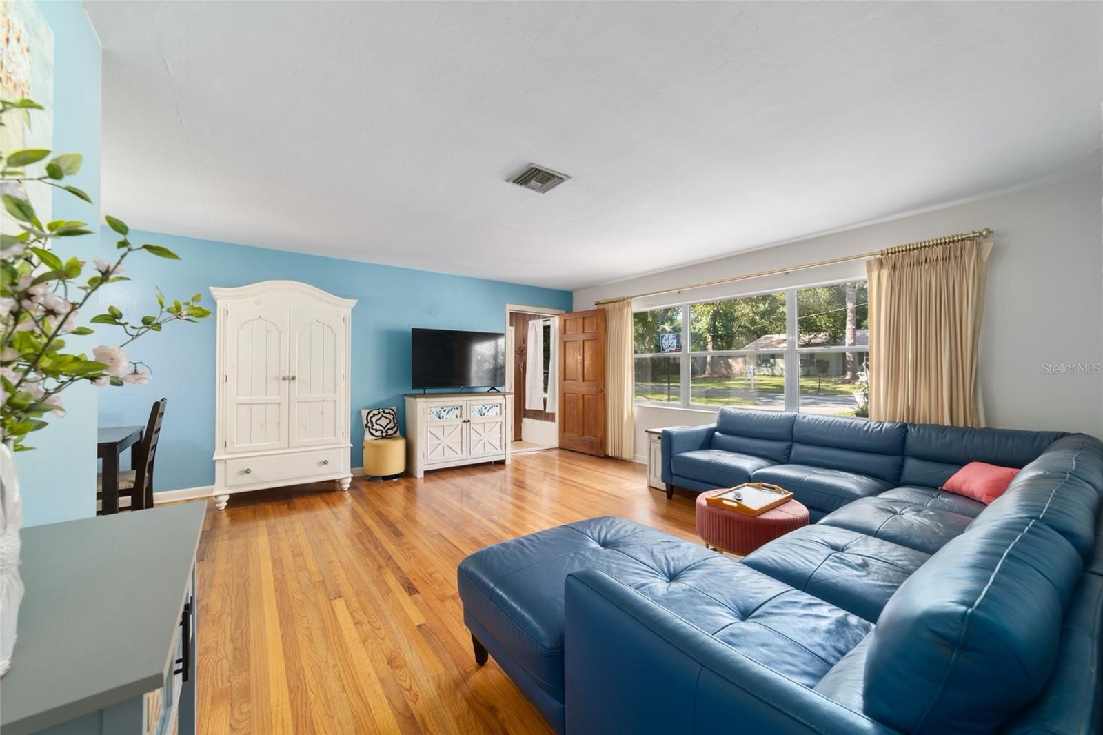 Image 14 of 57 For 3334 4th Street