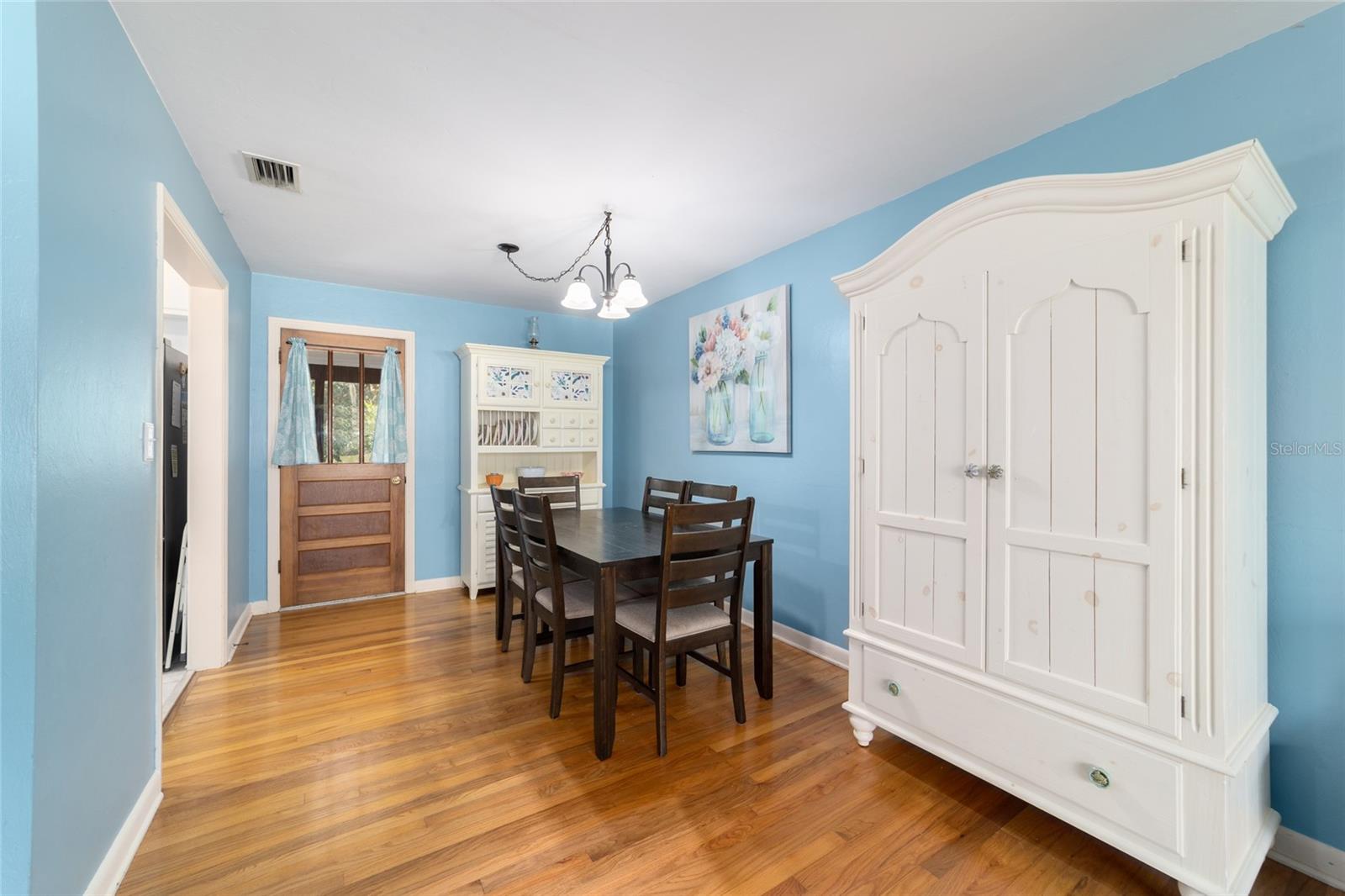 Image 15 of 57 For 3334 4th Street