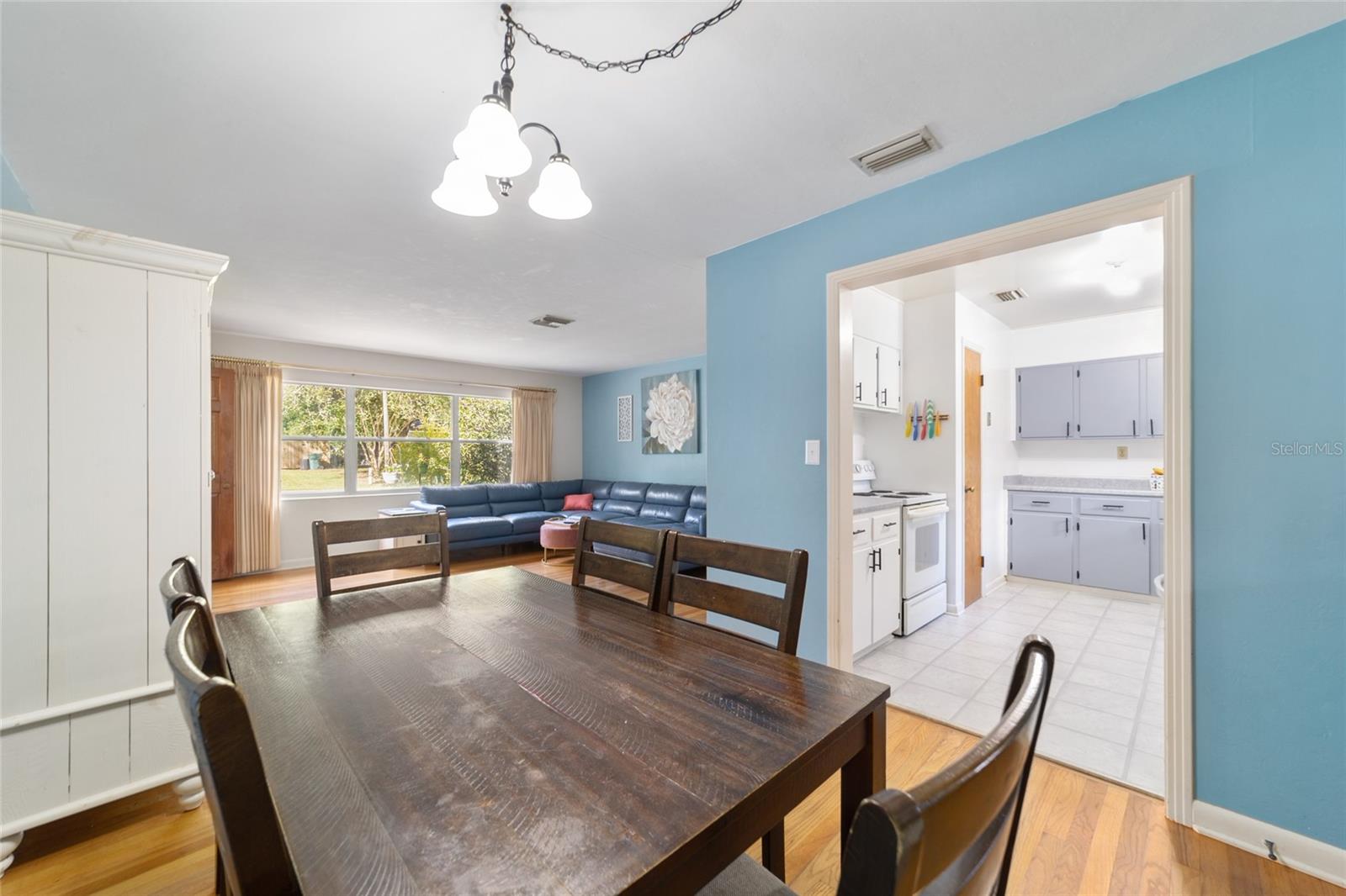 Image 18 of 57 For 3334 4th Street