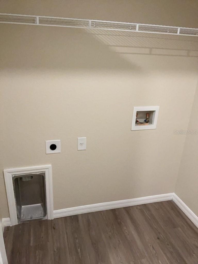 Image 27 of 32 For 11210 Rockwell Avenue