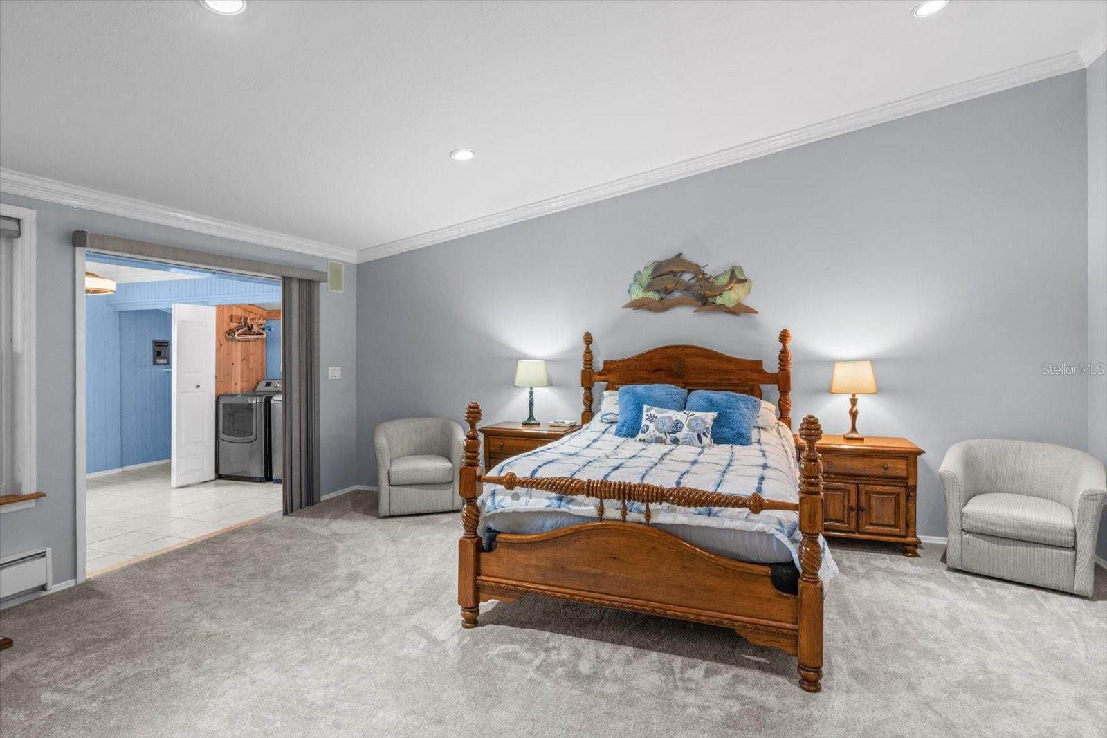 Listing photo id 8 for 6985 Riverbend Road