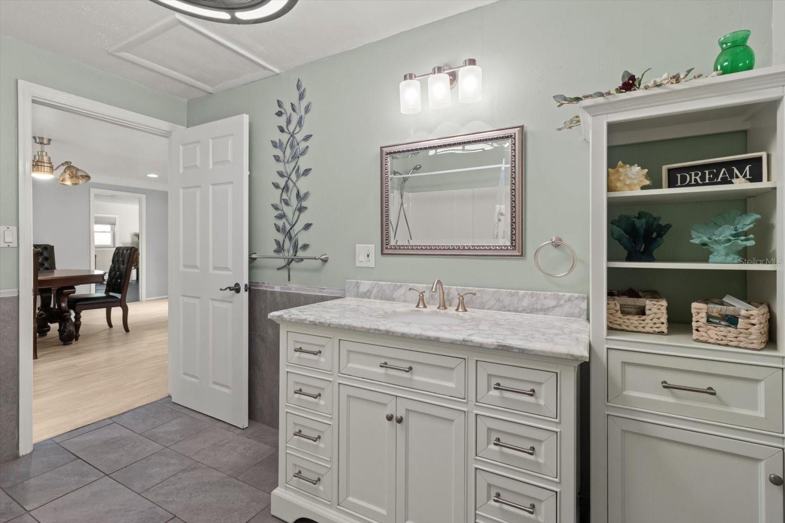 Listing photo id 17 for 6985 Riverbend Road
