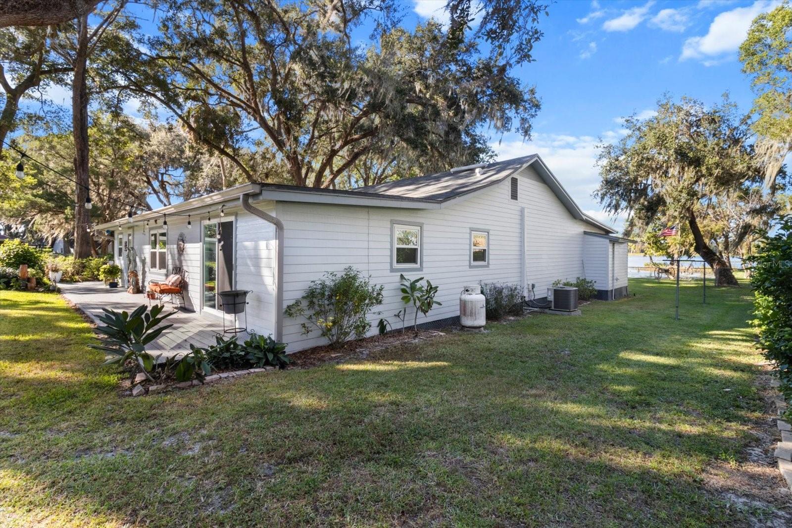 Listing photo id 22 for 6985 Riverbend Road