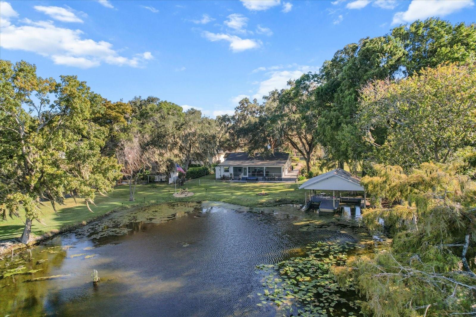 Listing photo id 31 for 6985 Riverbend Road