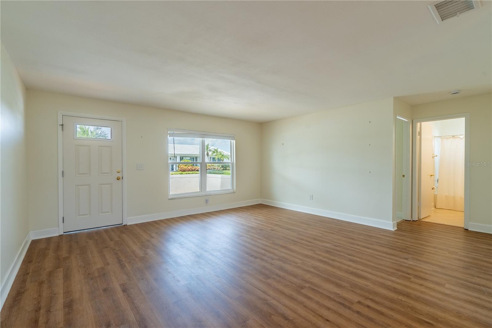 Image 12 of 37 For 9221 40th Way N 5