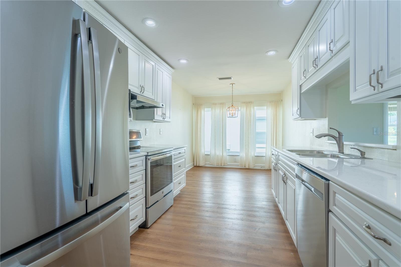 Image 15 of 37 For 9221 40th Way N 5
