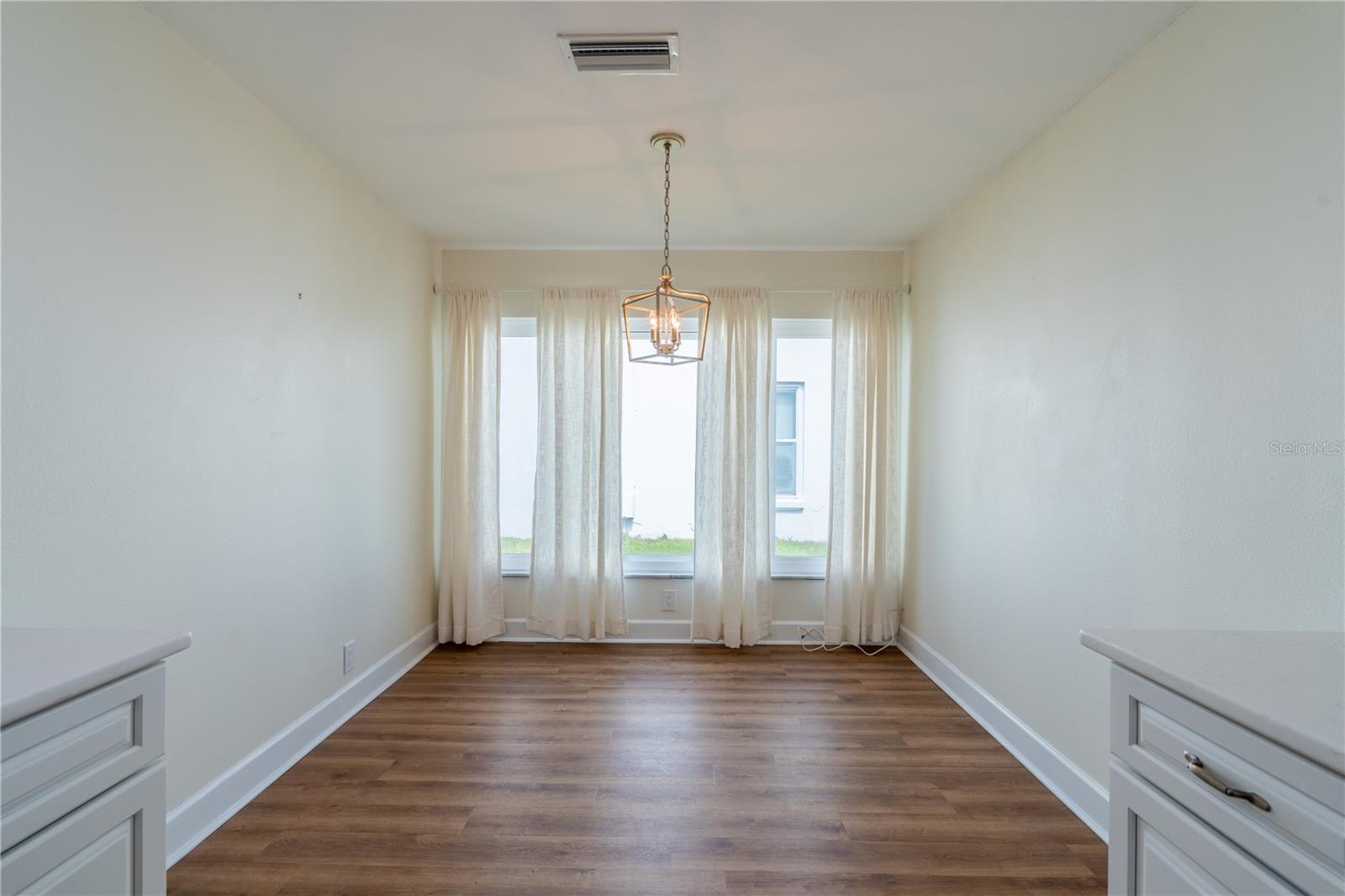 Image 19 of 37 For 9221 40th Way N 5