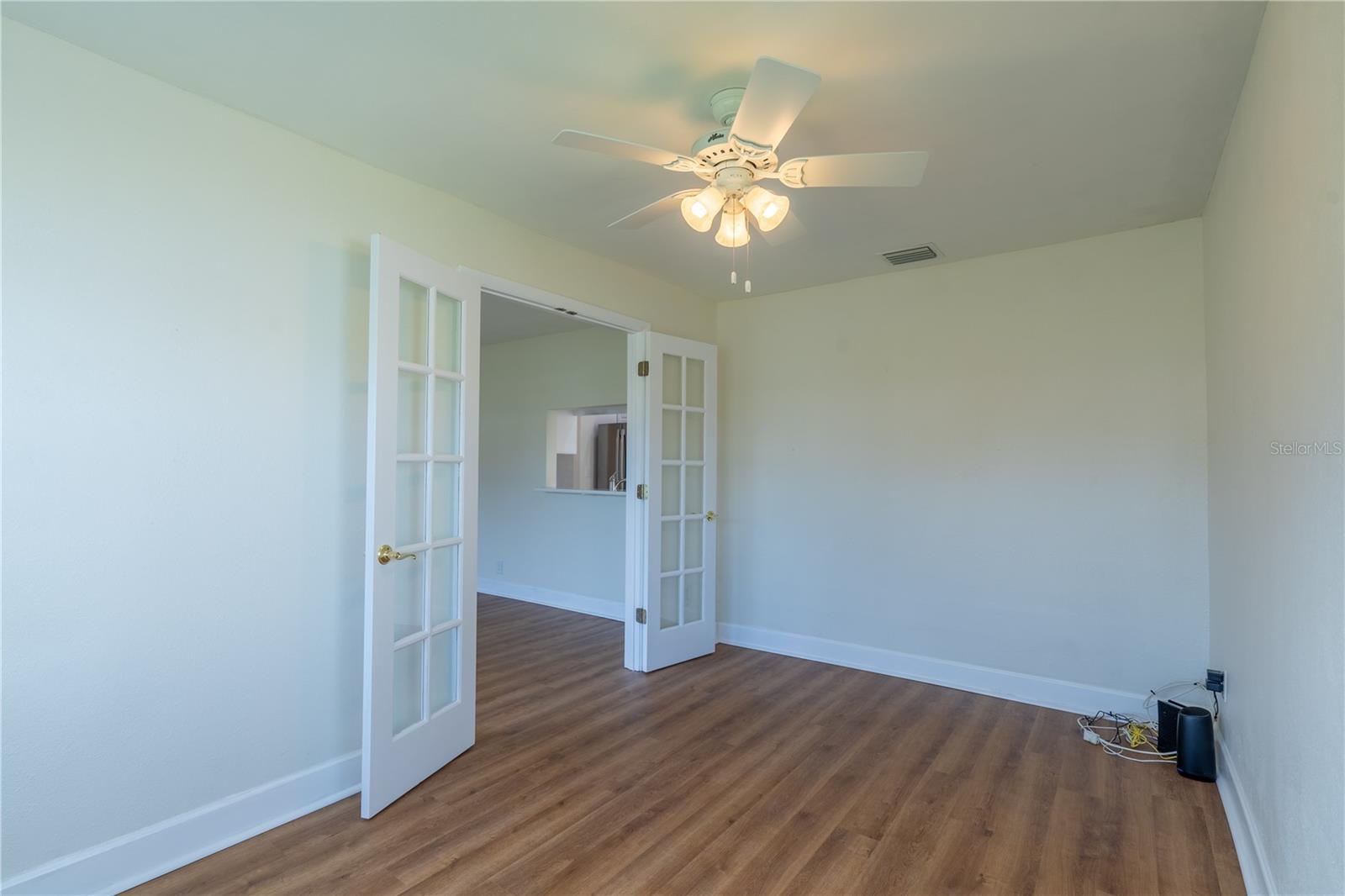 Image 23 of 37 For 9221 40th Way N 5