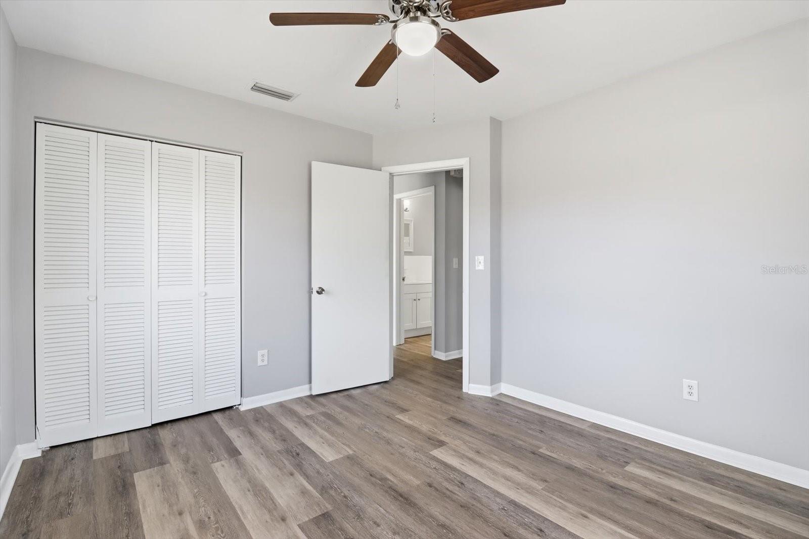 Image 12 of 29 For 6832 Treehaven Drive