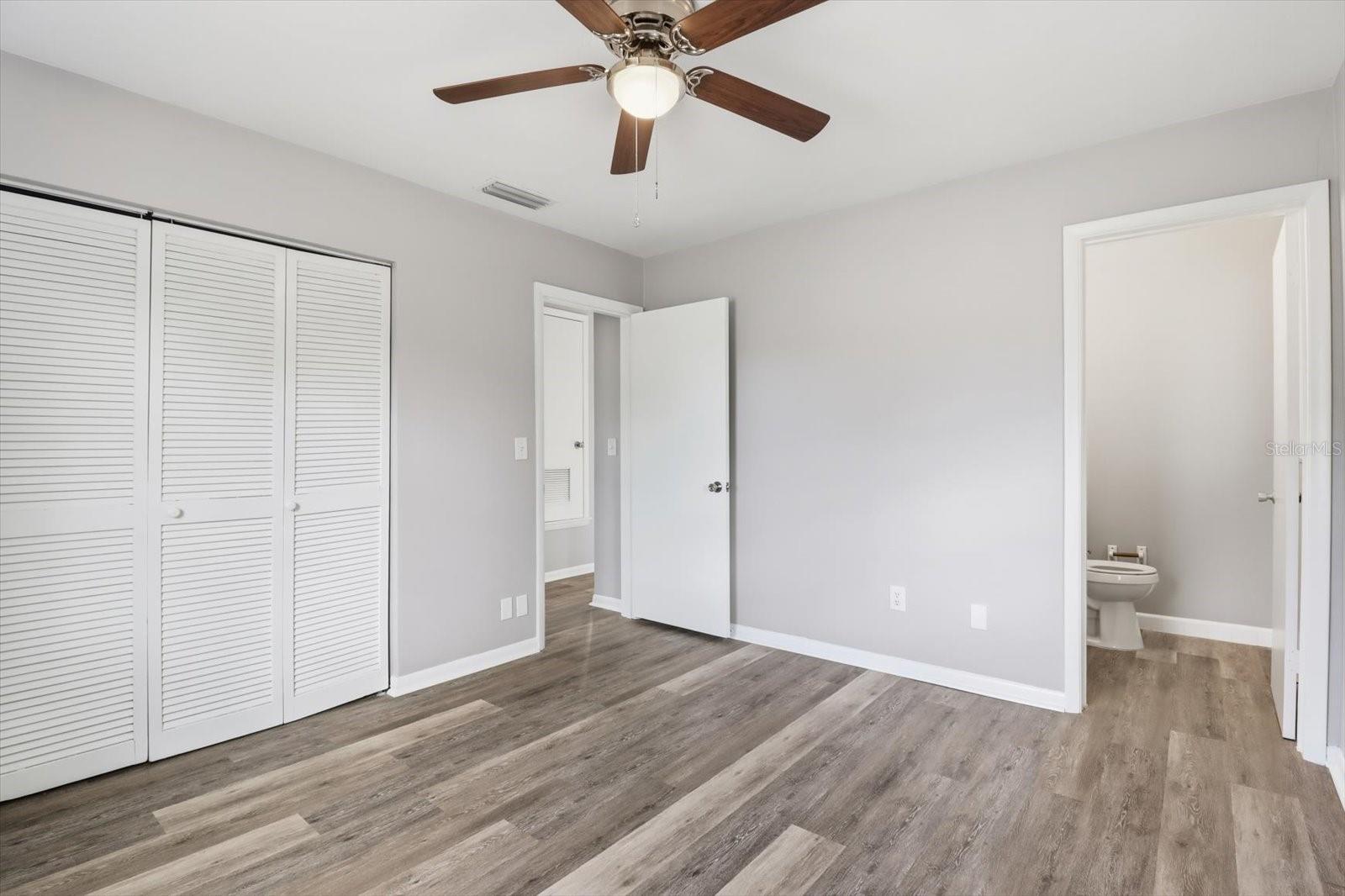 Image 14 of 29 For 6832 Treehaven Drive