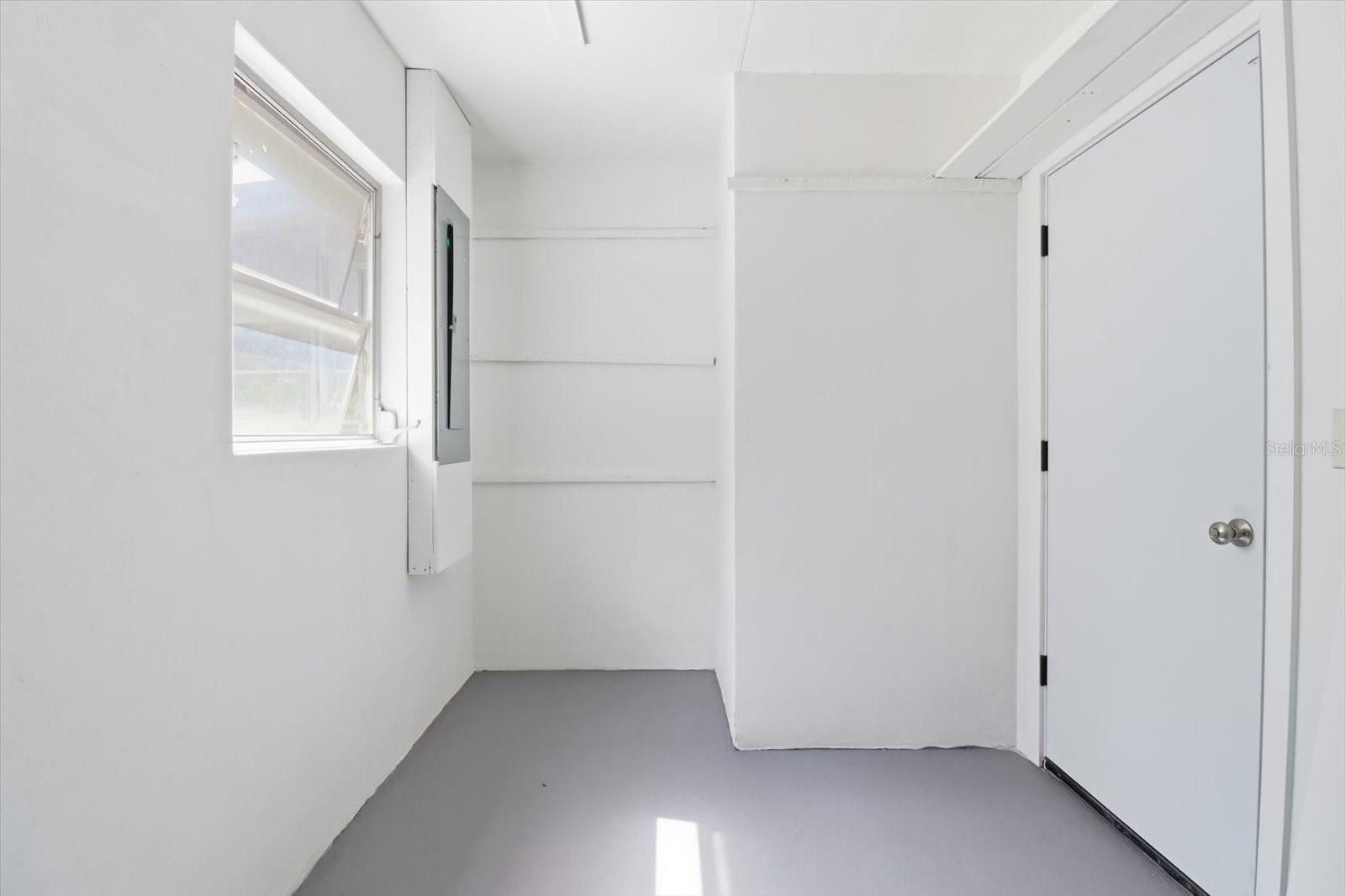 Image 20 of 29 For 6832 Treehaven Drive