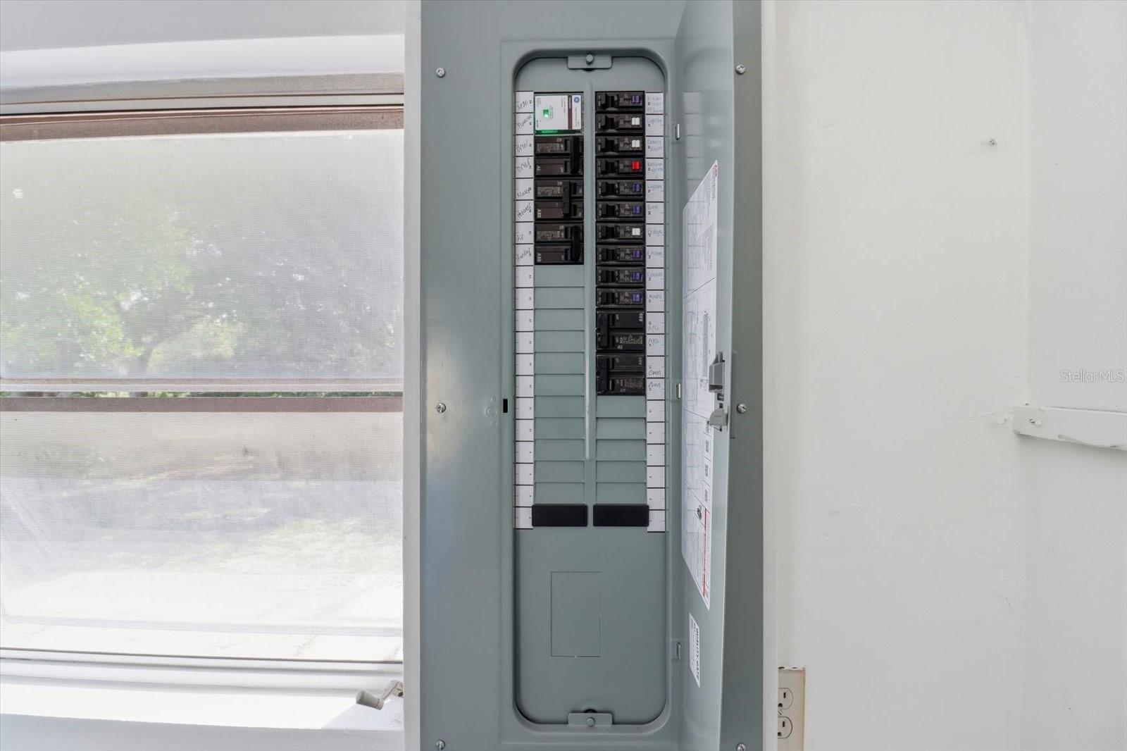 Image 21 of 29 For 6832 Treehaven Drive