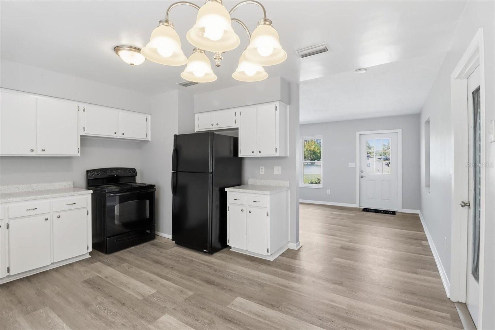 Image 7 of 29 For 6832 Treehaven Drive