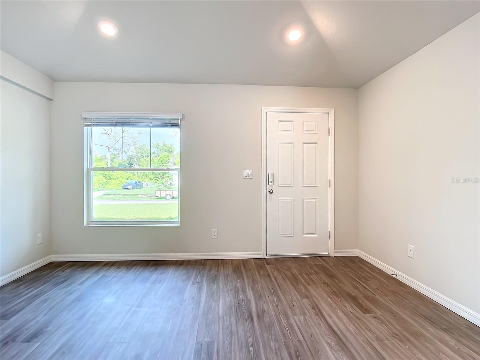 Image 3 of 28 For 10109 Tramore Avenue