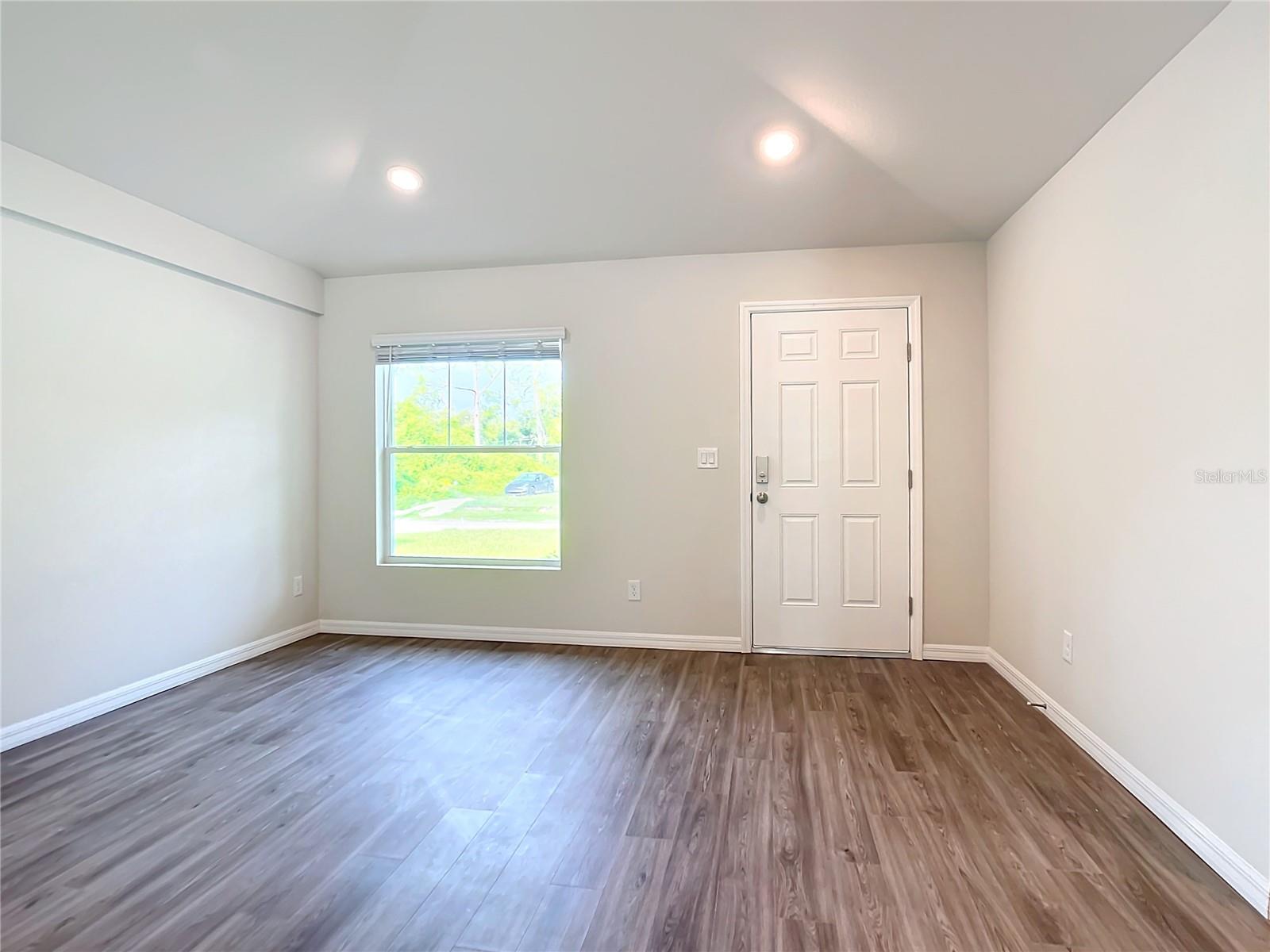 Image 4 of 28 For 10109 Tramore Avenue