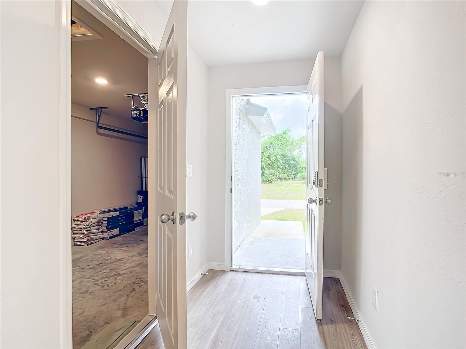 Image 3 of 27 For 11050 Reims Avenue