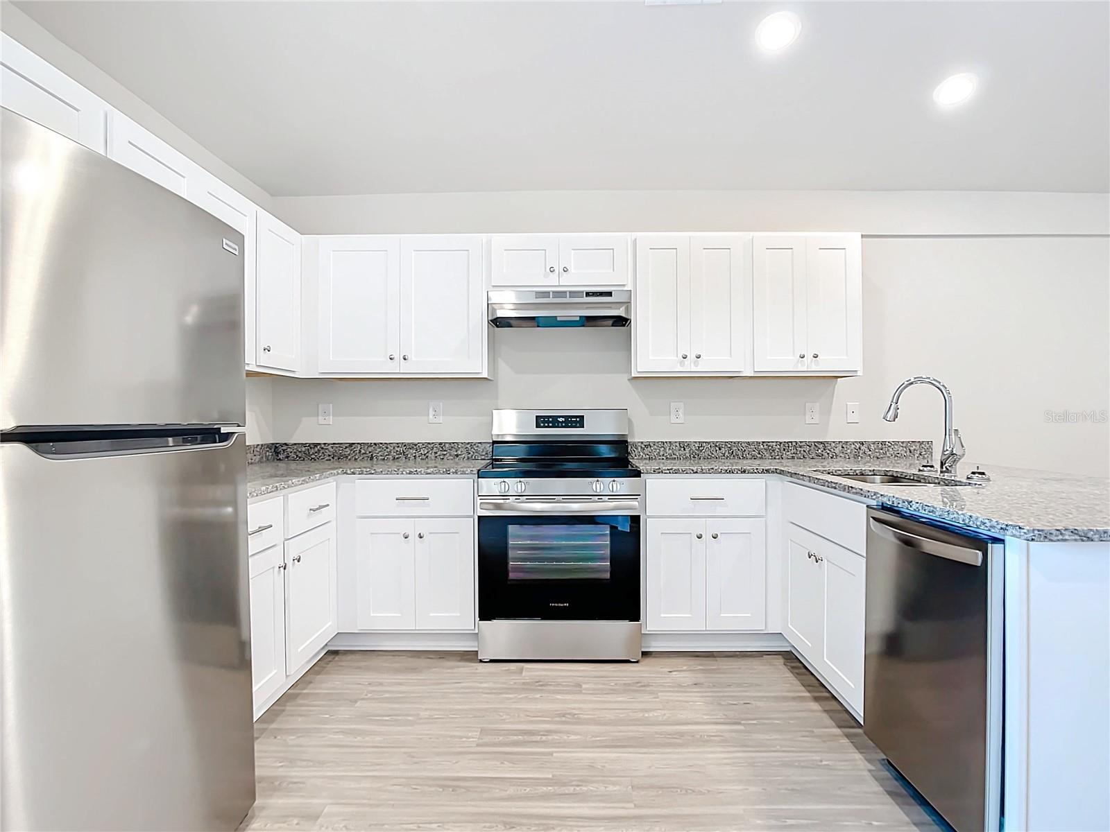 Image 8 of 27 For 11050 Reims Avenue