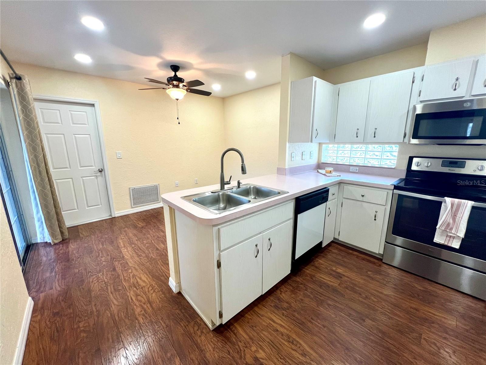 Image 14 of 18 For 7296 115th Place