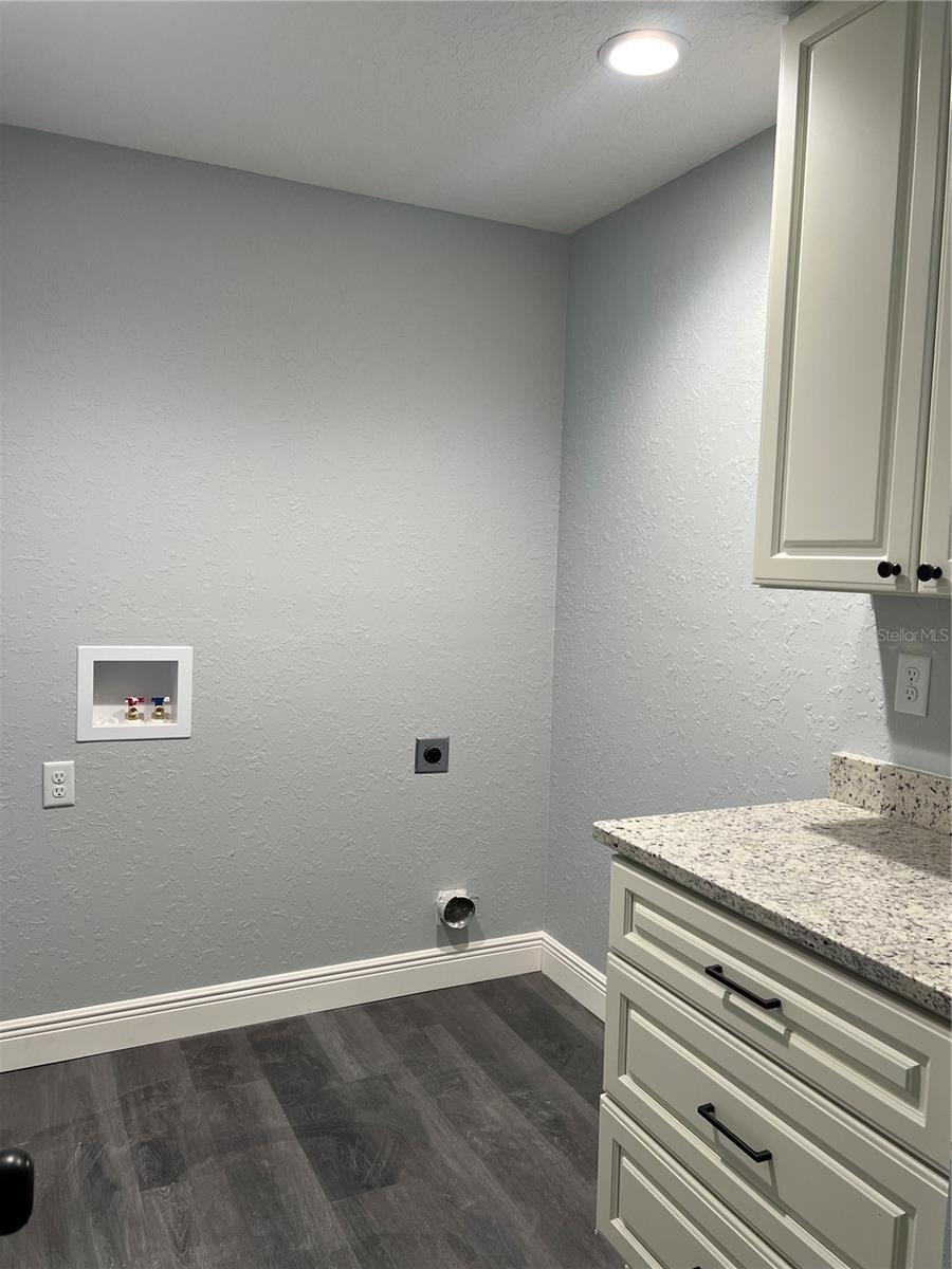 Image 10 of 15 For 55 45th Loop