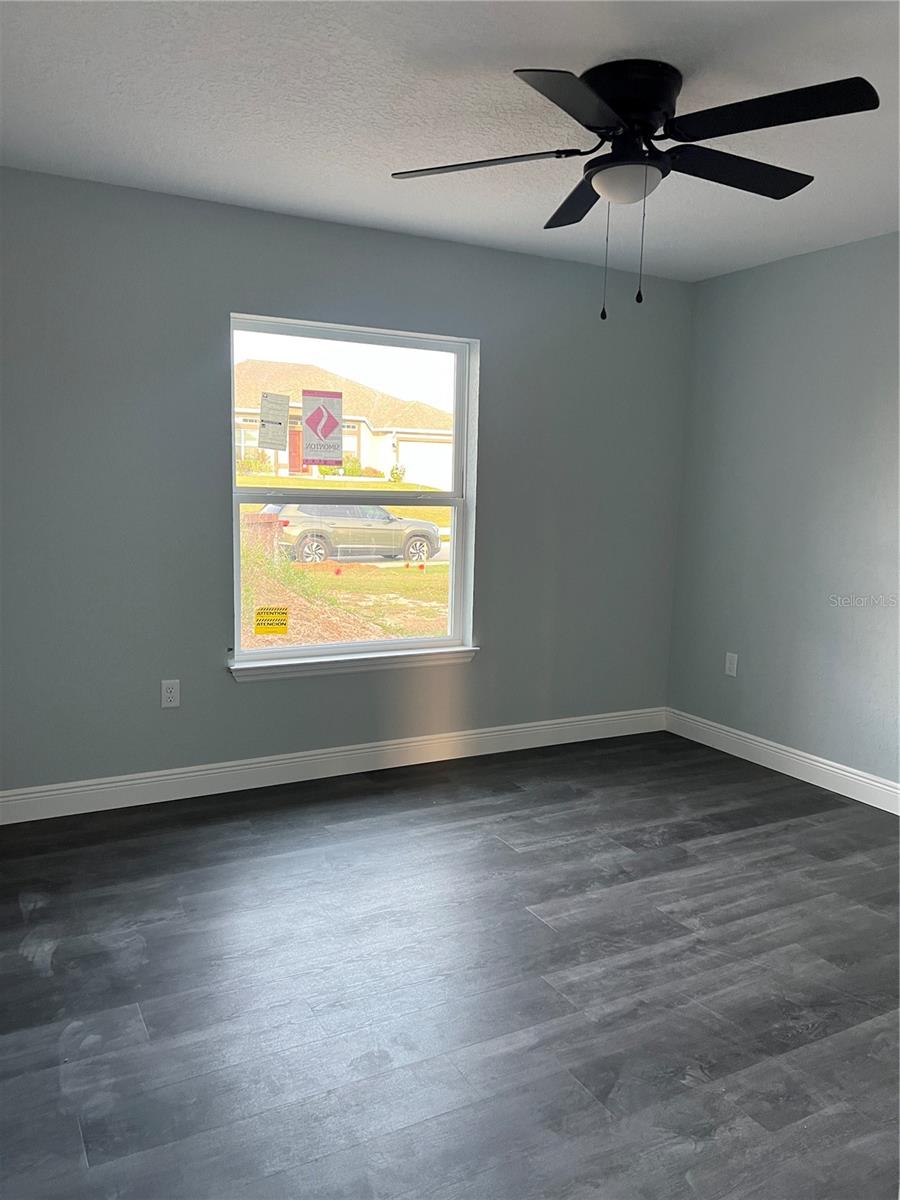 Image 5 of 15 For 55 45th Loop