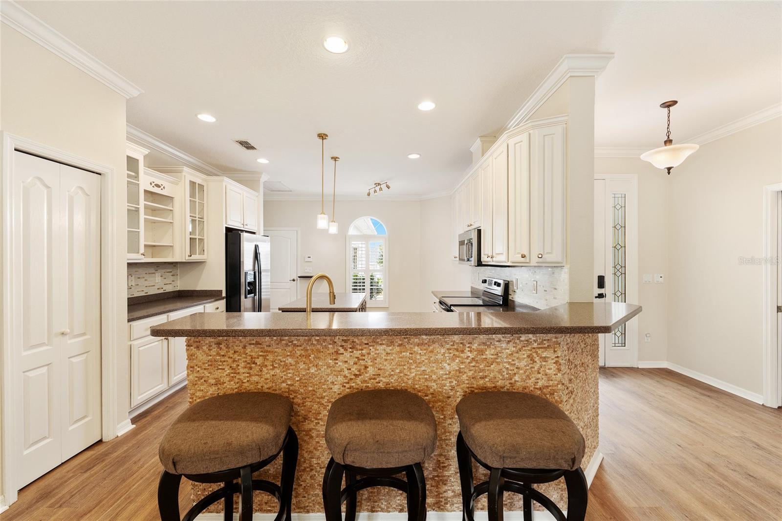 Image 12 of 56 For 6510 50th Court