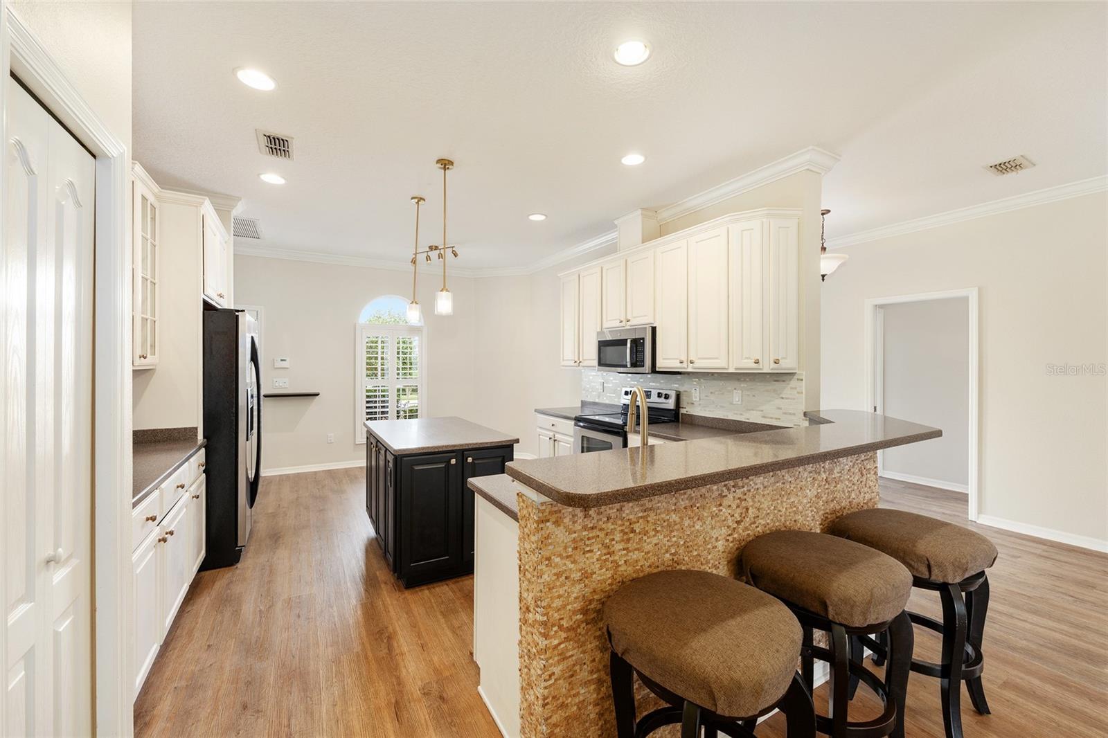 Image 13 of 56 For 6510 50th Court