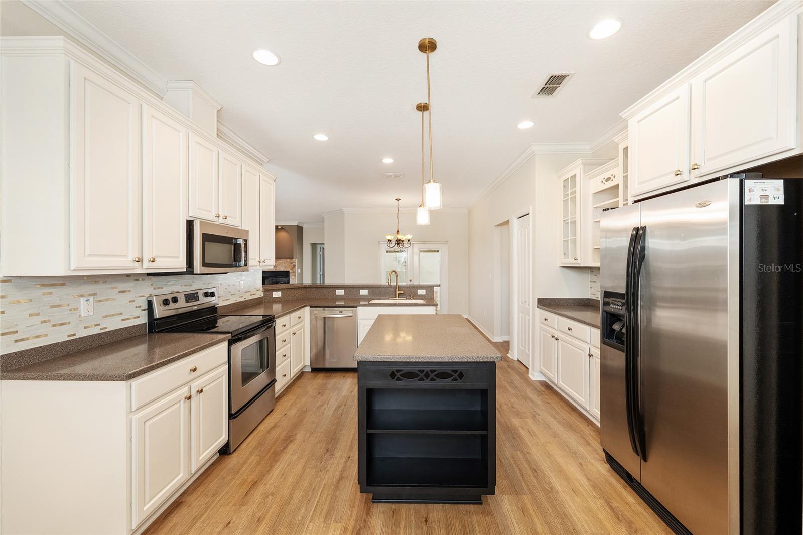 Image 14 of 56 For 6510 50th Court