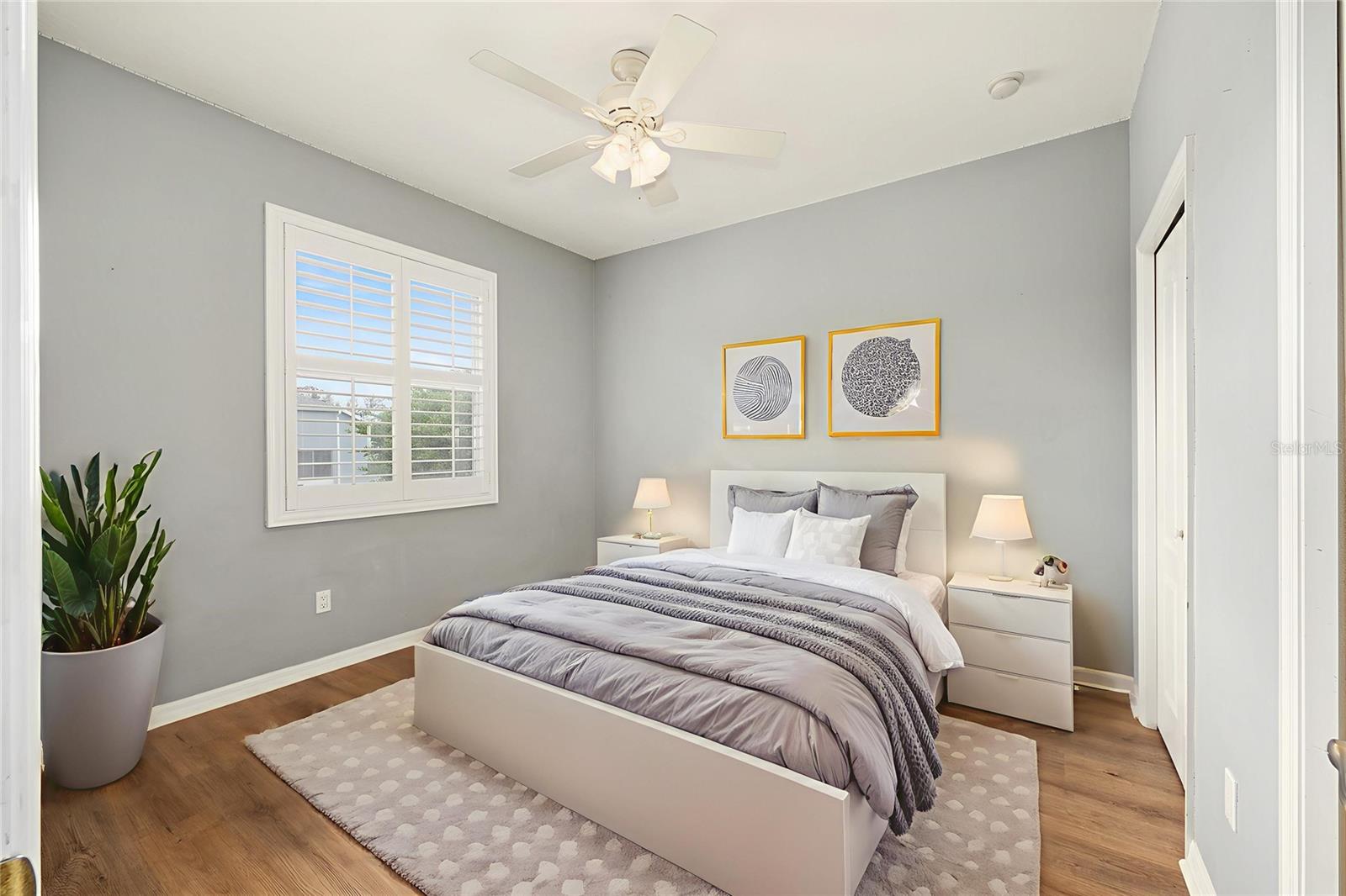 Image 21 of 56 For 6510 50th Court