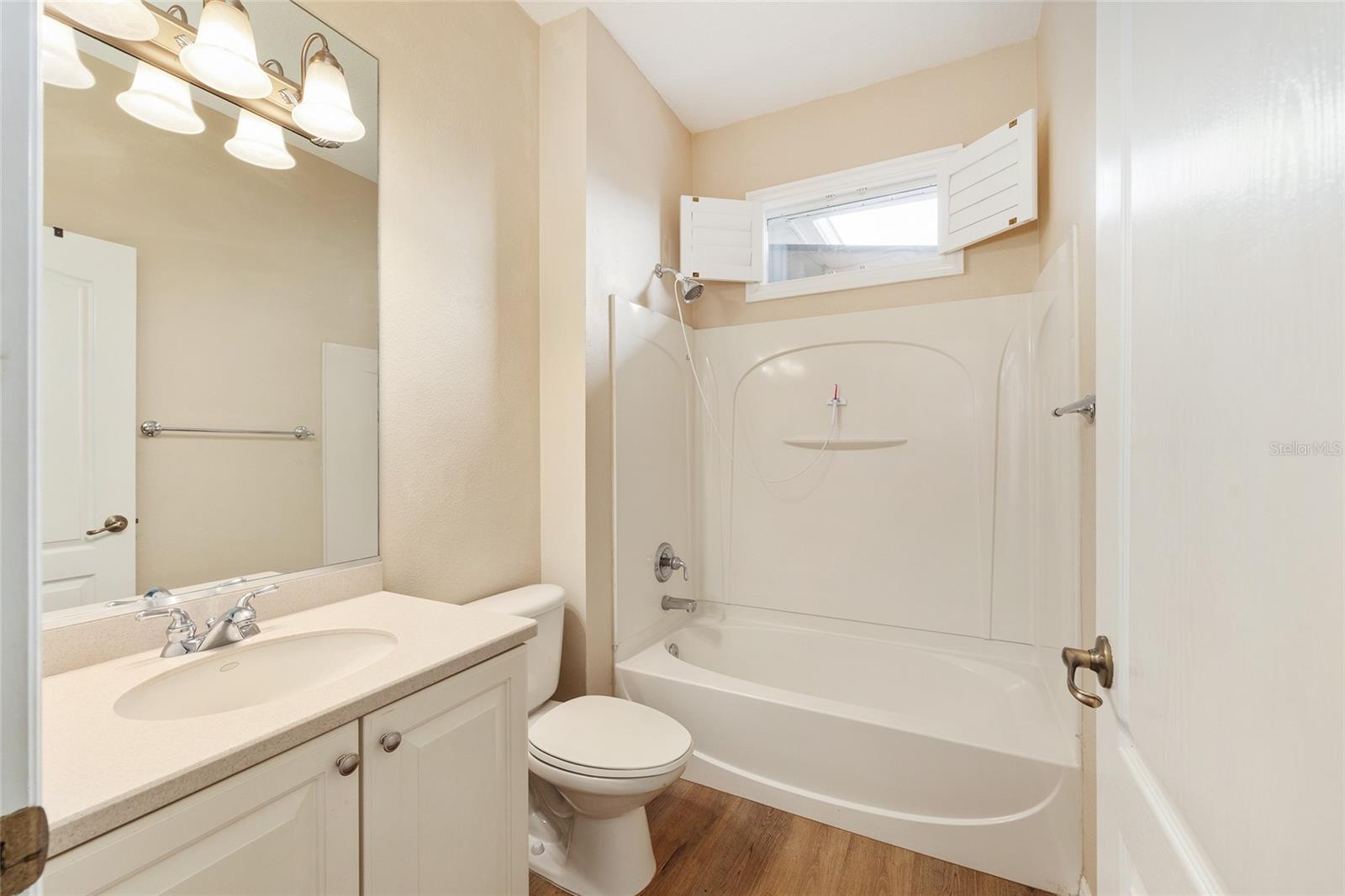 Image 24 of 56 For 6510 50th Court