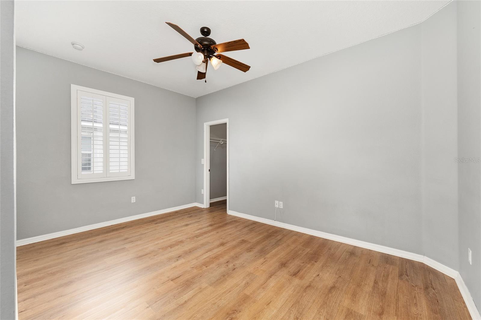 Image 27 of 56 For 6510 50th Court