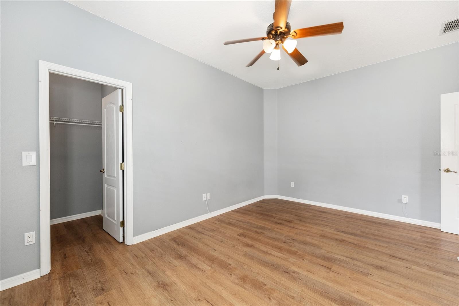 Image 28 of 56 For 6510 50th Court