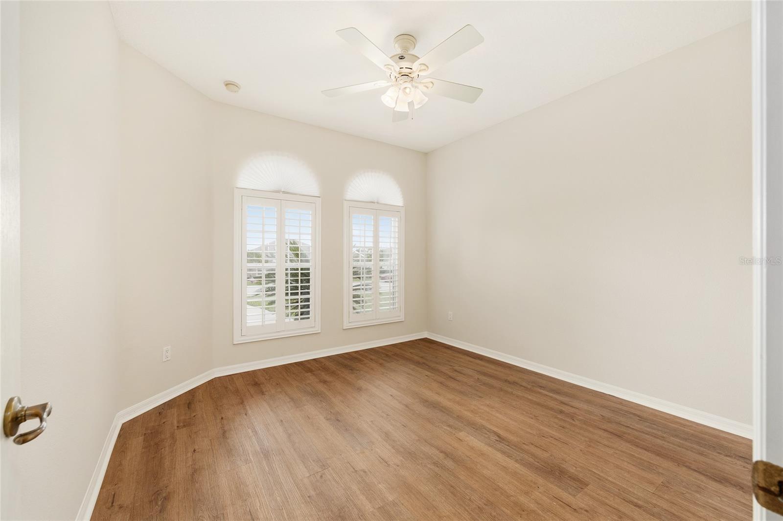 Image 32 of 56 For 6510 50th Court