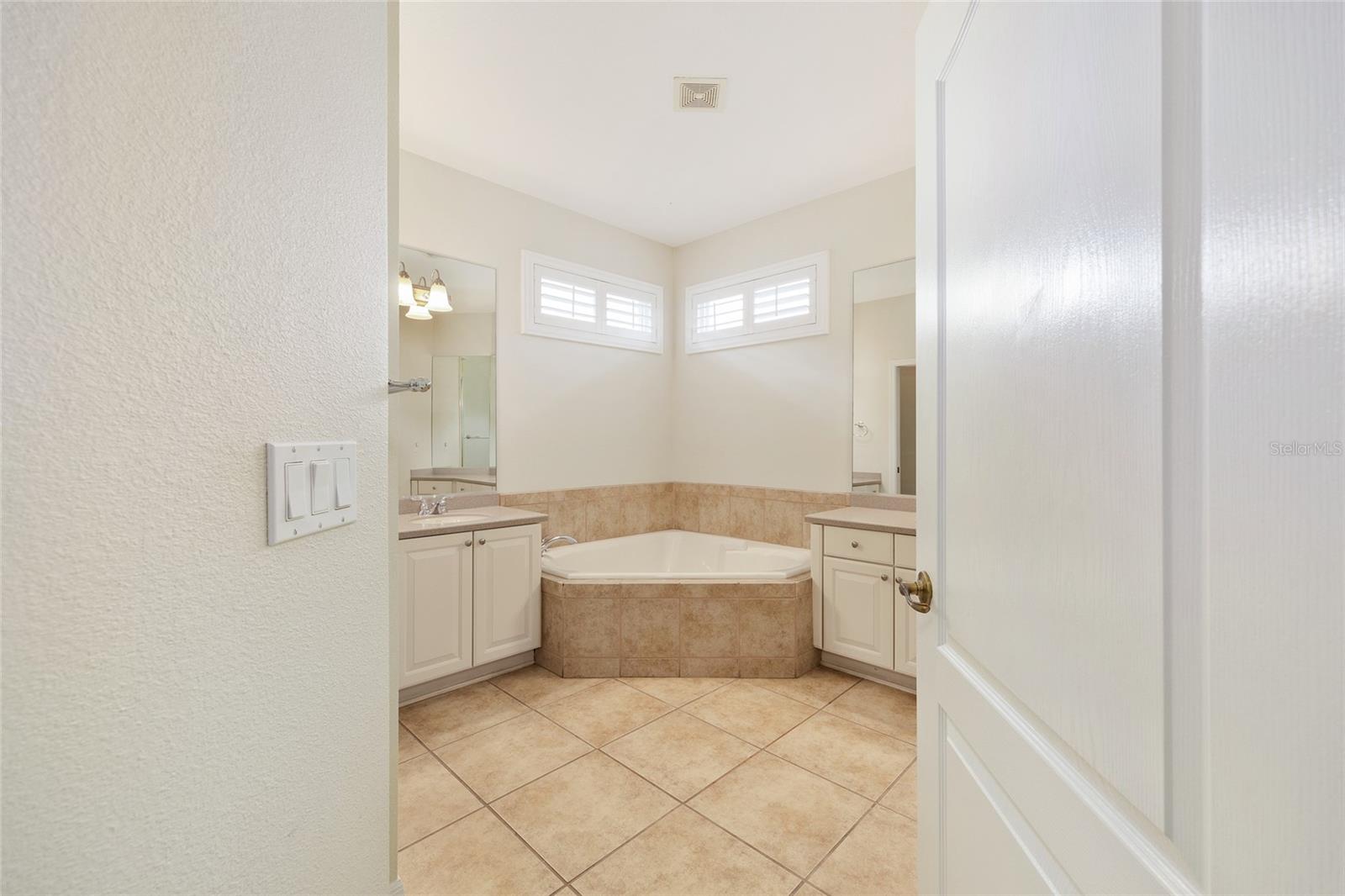 Image 40 of 56 For 6510 50th Court