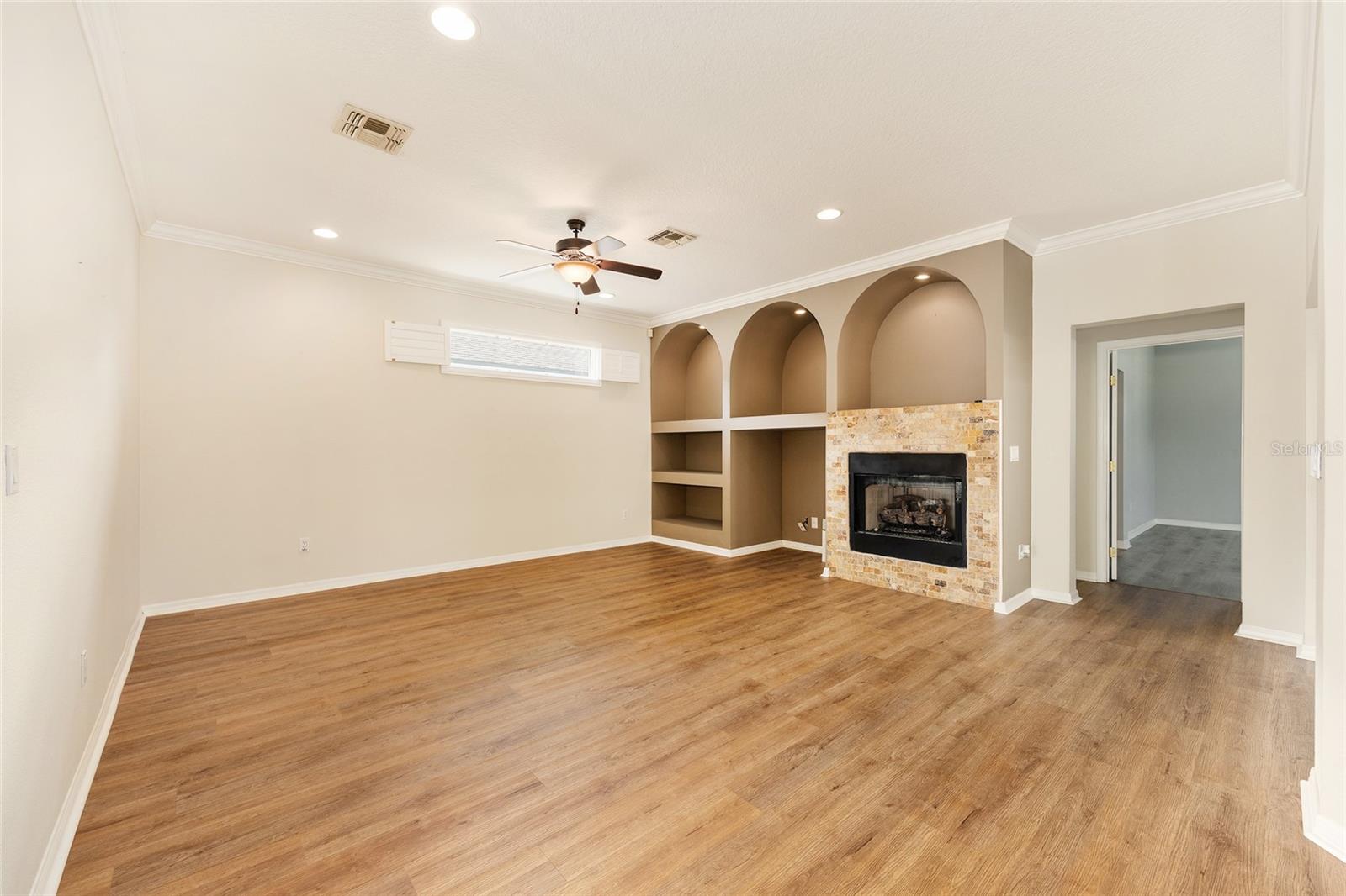 Image 7 of 56 For 6510 50th Court