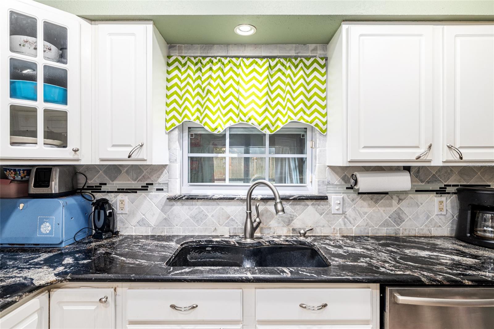 Image 11 of 36 For 3305 26th Court