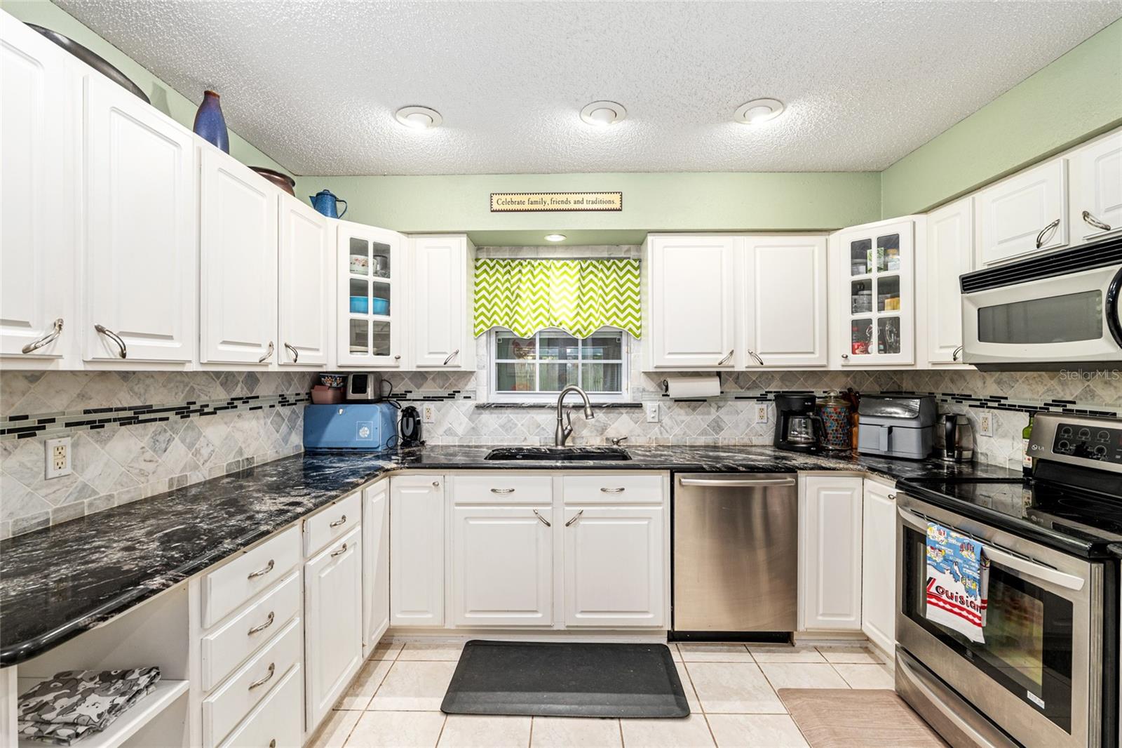 Image 3 of 36 For 3305 26th Court