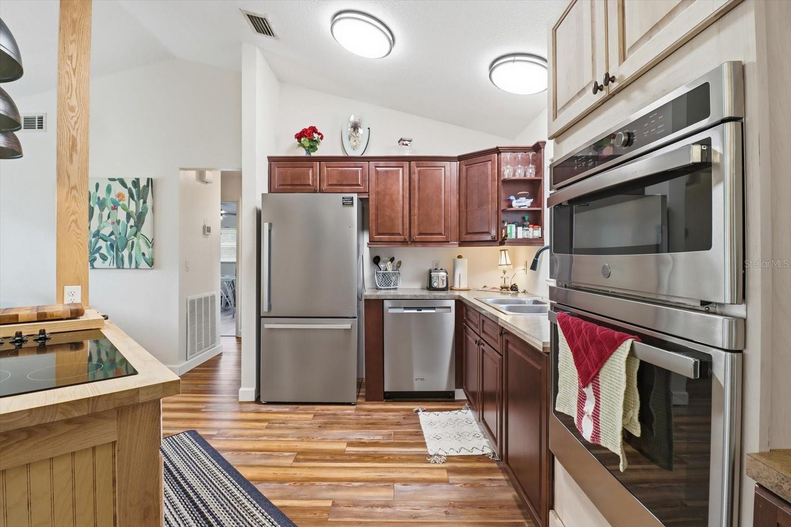 Image 16 of 47 For 9711 Monica Court