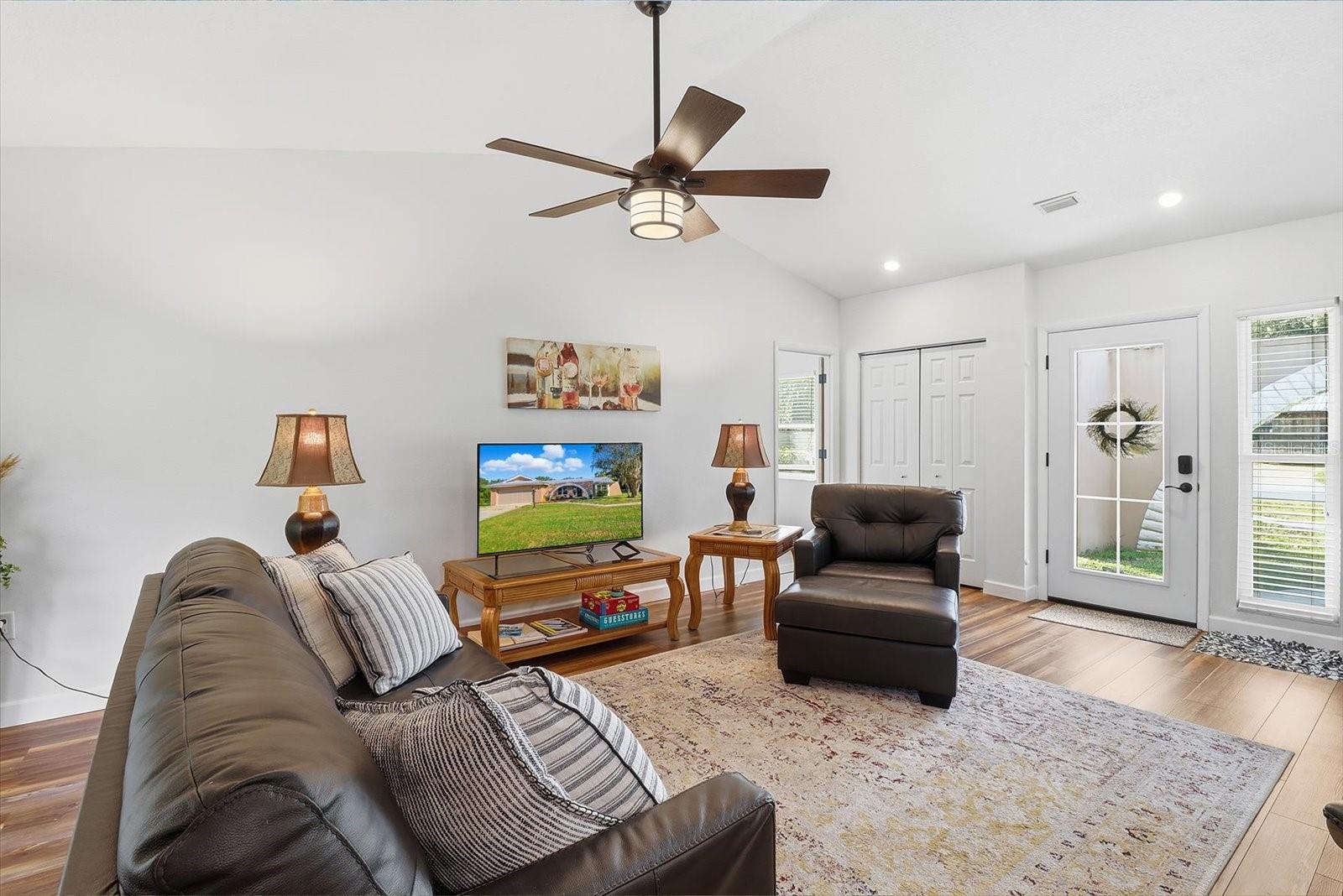 Image 9 of 47 For 9711 Monica Court