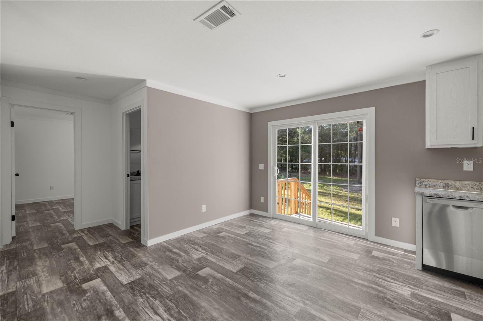 Image 9 of 30 For 9790 Pinespring Court