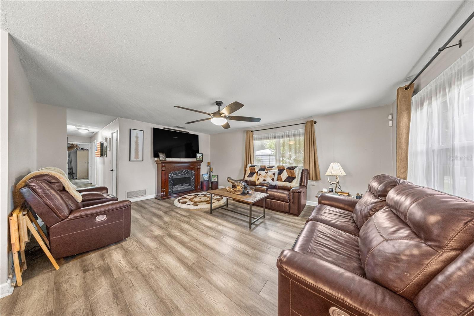 Image 17 of 35 For 4209 5th Street