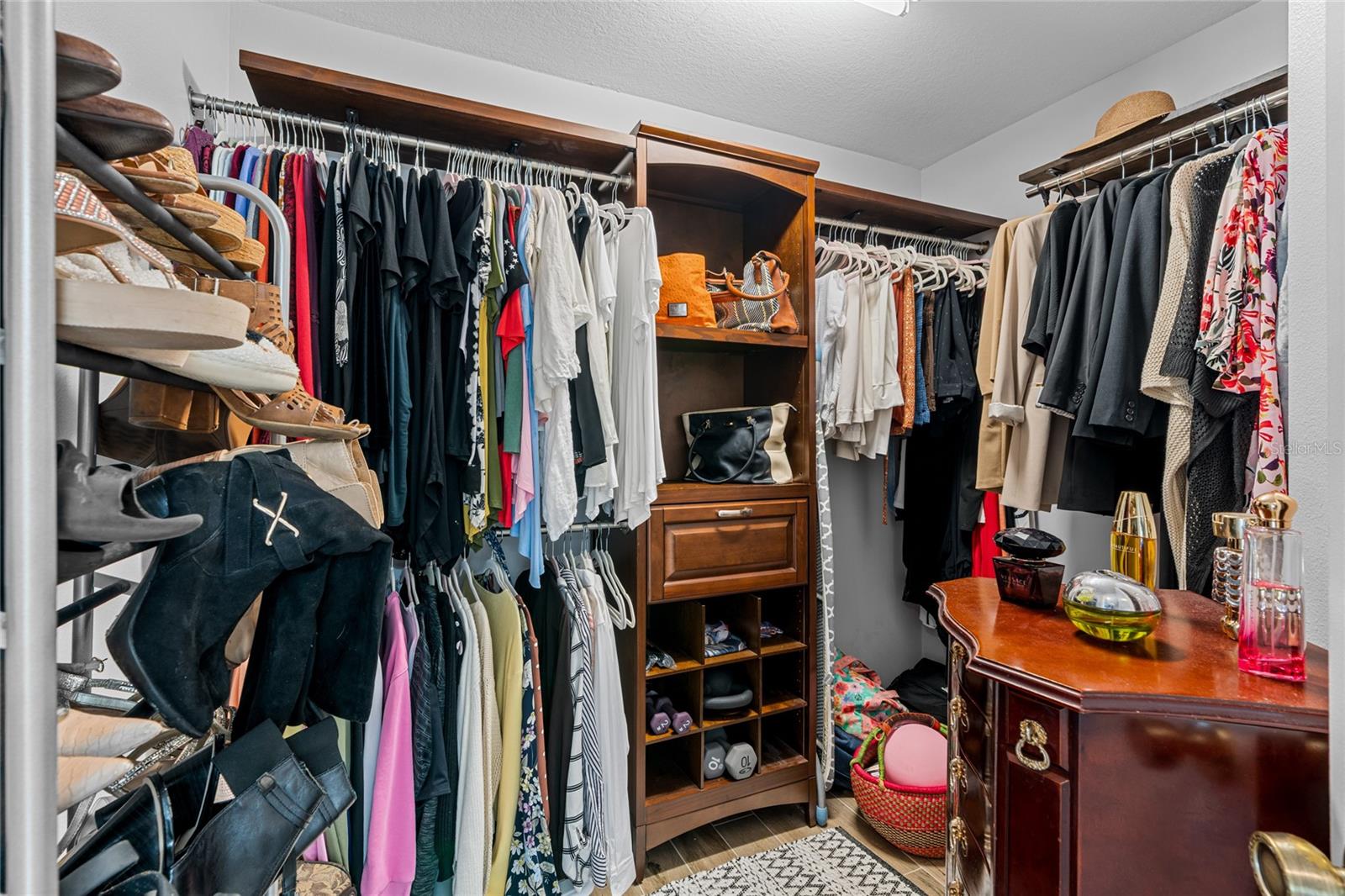 Image 19 of 47 For 3360 2nd Court